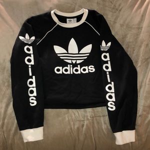 ADIDAS crewneck sweater 🖤
